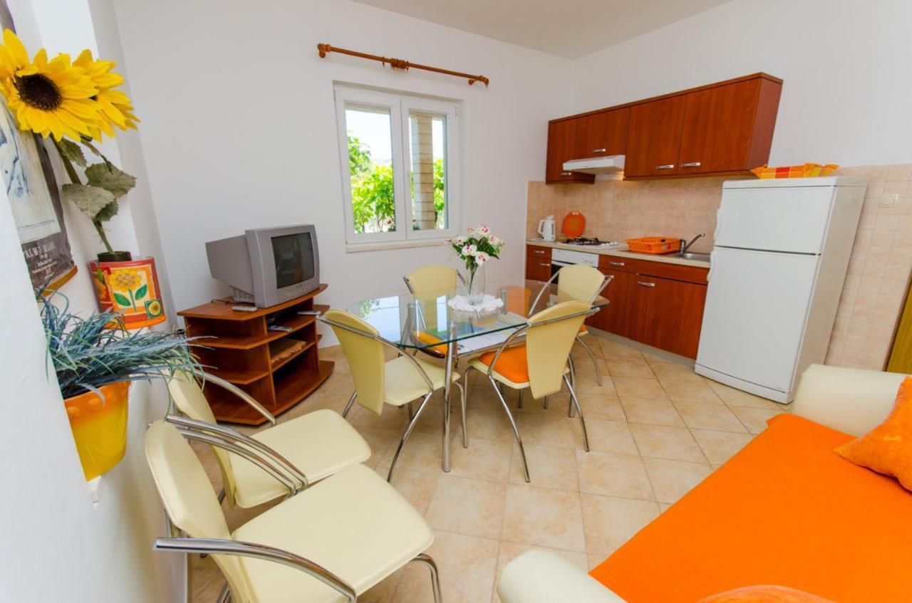 Apartments Ivana Трогир Экстерьер фото