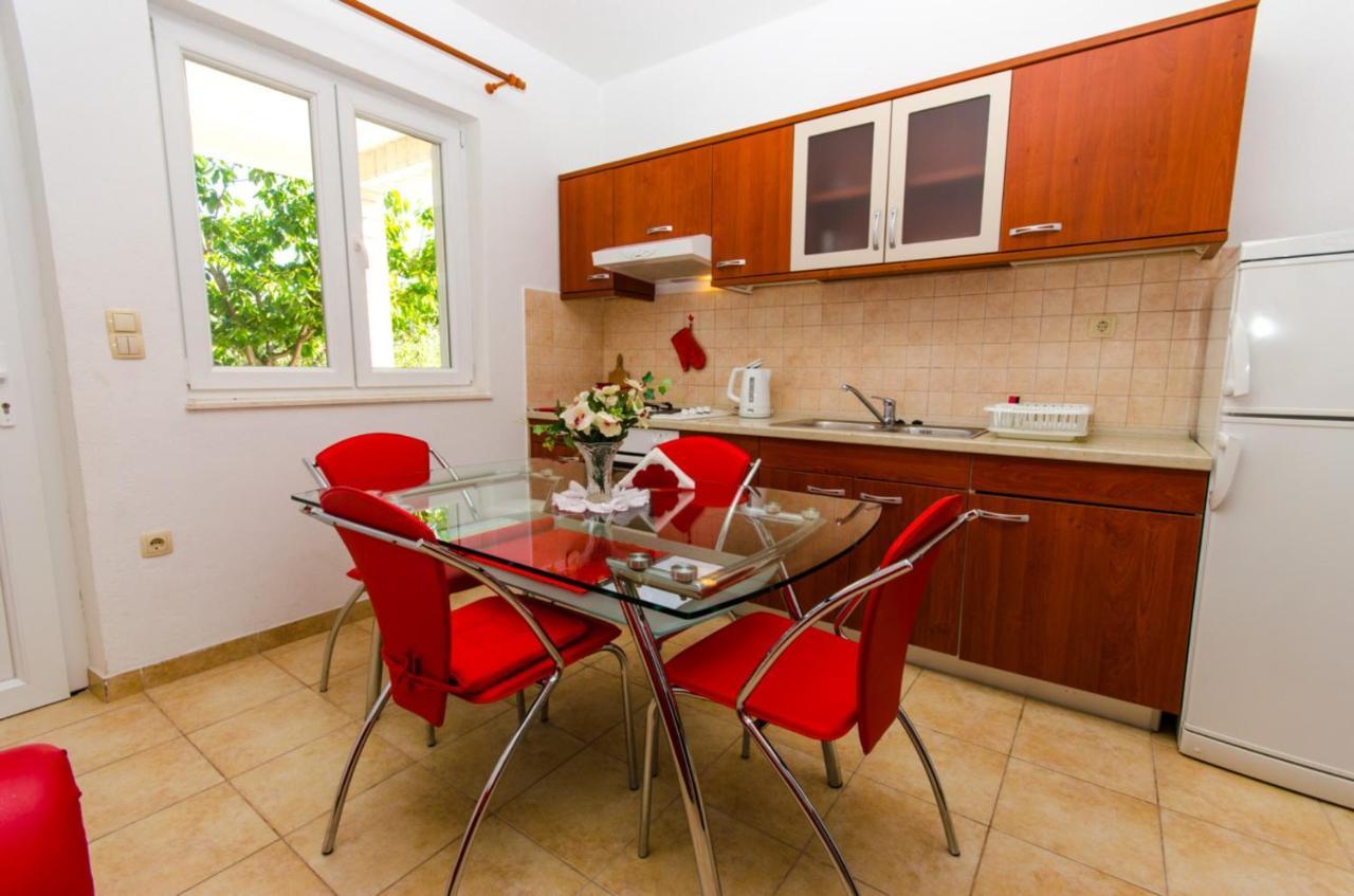 Apartments Ivana Трогир Экстерьер фото