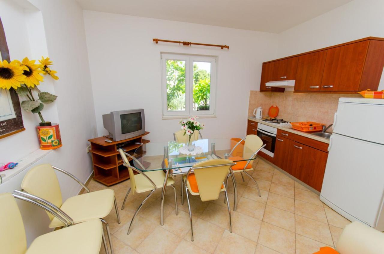 Apartments Ivana Трогир Экстерьер фото