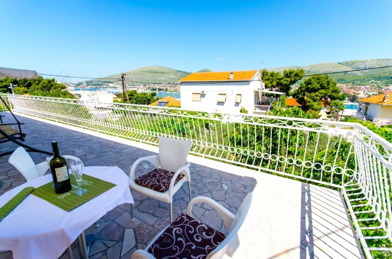 Apartments Ivana Трогир Экстерьер фото